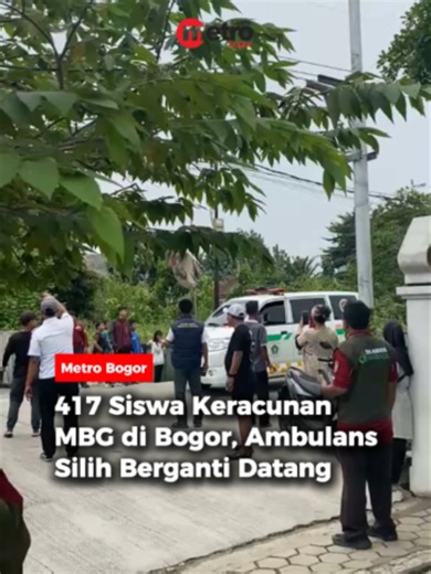 Sebanyak 417 siswa SMP Negeri 1 dan SMP Negeri 2 Dramaga, Kabupaten Bogor, diduga keracunan setelah menyantap Makan Bergizi Gratis (MBG), Selasa (27/10/2026). Sejumlah siswa dilarikan ke Puskesmas Cangkurawok, Desa Cikarawang, Kecamatan Dramaga. Pantauan di lokasi, ambulans yang membawa siswa terus berdatangan. Sebagian siswa masih menjalani perawatan, sementara lainnya dirujuk ke rumah sakit, termasuk RS KBP dan RS Medika. Siswa yang kondisinya membaik telah diperbolehkan pulang. Wakil Bupati B