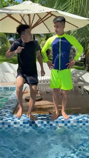 [ACC] Vũ điệu bàn chân ở hồ bơi🏊‍♂️🦶🎶 || Foot dance at the pool. #shorts