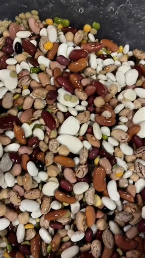 15 Bean Soup Slow Cooker Recipe (Easy Overnight)