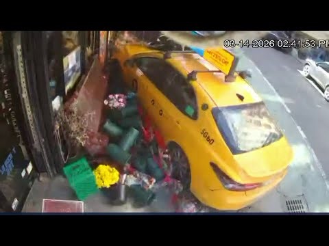 Pedestrians survive dramatic New York City taxi cab crash