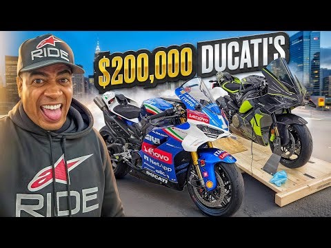UNBOXING Ducati Panigale V4 LAMBORGHINI & Tricolore Italia!