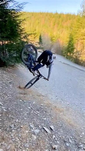 how did he land this? 😆🥵