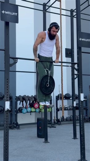 ‏Pull Ups #anatoly #anatolygym #anatolyprank #gymprank