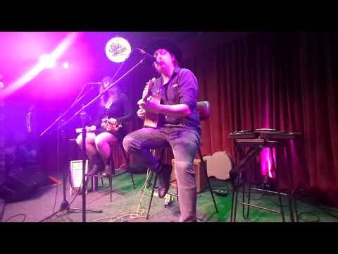 Julian James & Beci Kate – I’m On Fire (Bruce Springsteen Cover) | Live at The Stag & Hunter