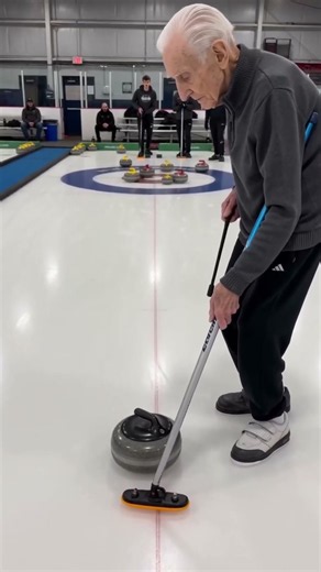 You won’t believe how he got that shot in 😲🥌 #curling #skills