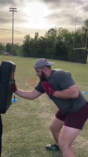 Working independent punches from the defensive line position.
