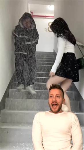 La gamba più pelosa del 2025: un momento divertente