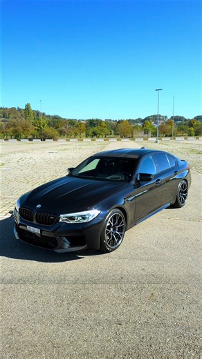 Imperial blue metallic on the M5 F90 Competition 💙 the perfect power Limousine! #bmw #m5f90competition #imperialblue @garage_koch_ag