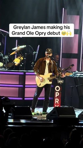 Stepping into the circle for the very first time🙌 #greylanjames #countrymusic #grandoleopry