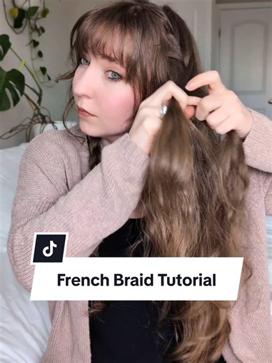 can you do a French braid? my fav way to elevate a basic braid - do smaller sections to make it look even more intricate 💕 #frenchbraid #braids #hairtutorial #hairstyle #hair
