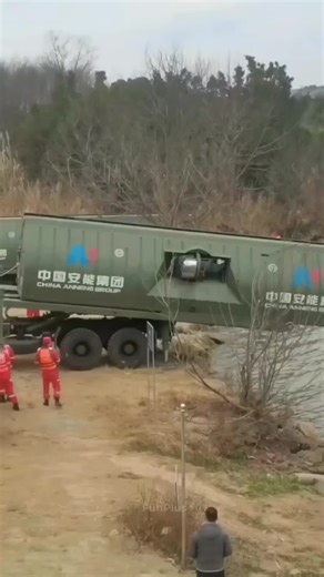 Foldable Bridge – Smart Engineering! 🌉⚙️