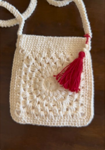 Handmade Crochet Bag with Tassel Tutorial