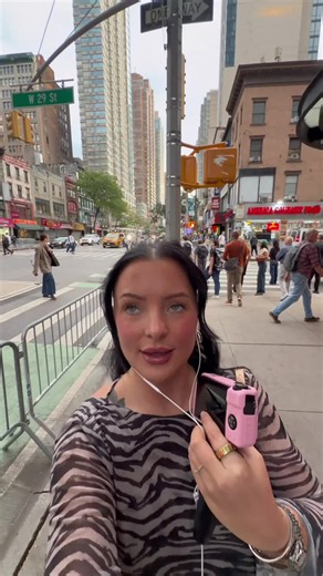 This is for the @Amazon Kindle girls! 📚🧚🏻‍♀️⭐️ #AmazonKindlePartner I was so honored to attend this Kindle event in nyc— where we got an exclusive look at all the new colors: Apline Sky, Seaglass Green, Fig, Ube and Graphite…AND A PAGE TURNING REMOTE, I’m obsessed. From custom cases/charms to aura reading & press on nails, Amazon Kindle knows how to throw an event! Thank you so much for having me & this is your sign to add a new Kindle to your holiday wishlist! #kindle @Amazon