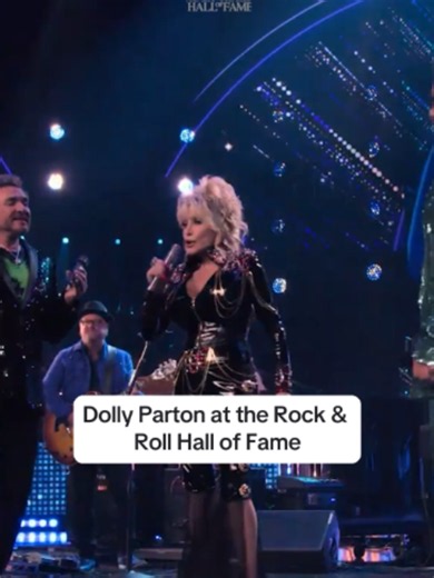 Dolly Parton’s “Jolene” performance brought music legends together ✨ At her 2022 Rock & Roll Hall of Fame Induction Ceremony, @dollyparton took the stage for an unforgettable, all-star rendition of her iconic 1973 hit “Jolene.” Joined by Rob Halford, @sherylcrow, @officialannielennox, @brandicarlile, @pinkofficial, Simon Le Bon, and more, Parton celebrated her extraordinary legacy alongside some of music’s biggest names. #dollyparton #jolene #robhalford #sherylcrow #rockhall