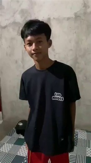 anak SMP pulang sekolah bukannya pulang malah minta nyepong mana ekspresinya mantep lagi ahhh.... 🤤💜💦 #Gay #gayjakarta #Gaysmp