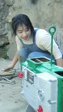 Genius Girl Repairs Sandblasting Diesel Engine After Snowfall