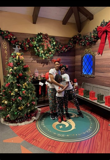 Parenting in 2025 means crowdsourcing opinions from the internet and hoping for the best. ✨ If the internet says it’s ok, who am I to argue? 🎥🌿 #Avatar3 #Disney #Avatar #ParentingAdvice #DisneyMom