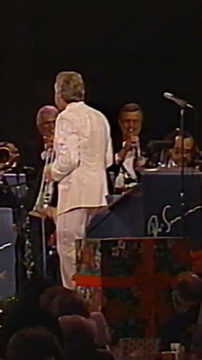 Oh what fun it is to listen to Doc Severinsen & The Tonight Show Band🔔🎄 #docseverinsen #jinglebells