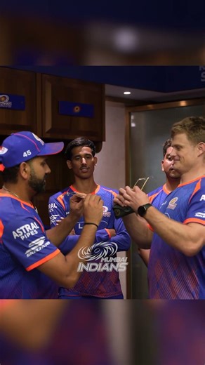 𝙊𝙪𝙧 𝙙𝙮𝙣𝙖𝙢𝙞𝙘 𝙤𝙥𝙚𝙣𝙞𝙣𝙜 𝙙𝙪𝙤 😎 | #MumbaiIndians #OneFamily #TATAIPL