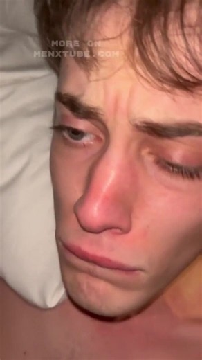 İtalyan Twink Taylor Jay ve Arkadaşları Çift Penetrasyon Aksiyonunda