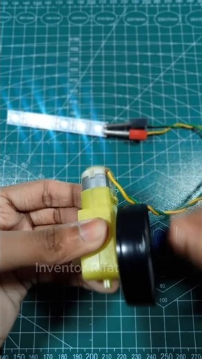 Science project for class 7th students😍. Lighting a light using a DC motor. #shorts #dcmotor