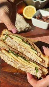 Sandwich Sundays Ep. 32: Turkey Cranberry Cheddar - the perfect fall sandwich!