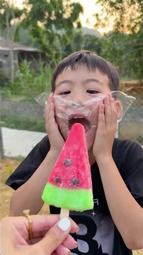 Blindfolded taste test: Watermelon ice cream vs. Celano ice cream and super spicy chili, the perf...