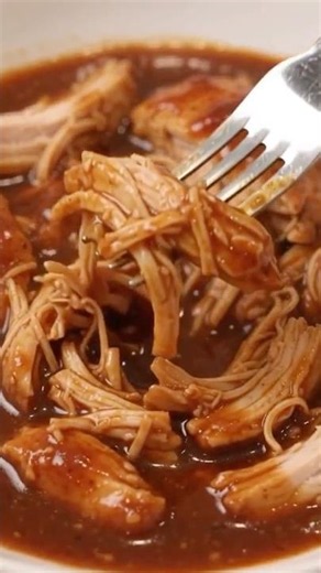 Sweet,and delicious! 🍯 This easy Crock-Pot Honey BBQ Chicken