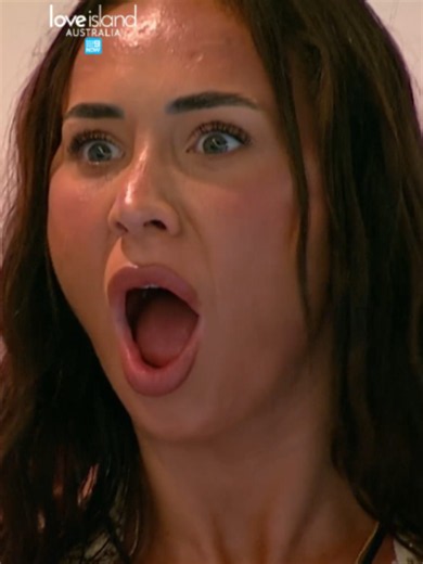 Hot tip: Don’t fall for a guy on day one. He might end up in a hot tub with a Bombshell 💣 #LoveIslandAU | Stream free on @‌9Now