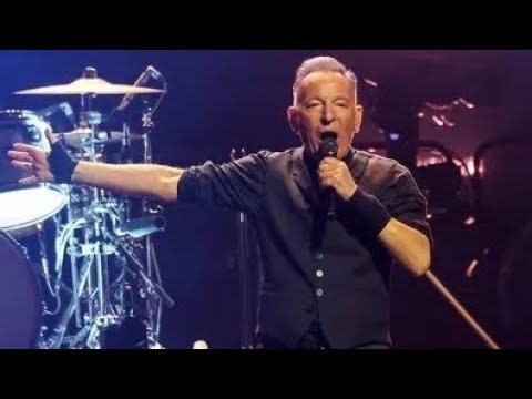 Bruce Springsteen Rocks Minneapolis: Tour Kickoff & Heartfelt Tributes!