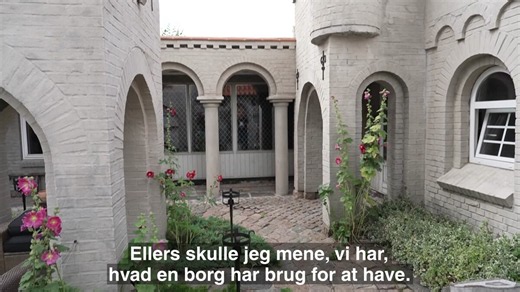 For 2,5 million kan du nu få en ridderborg midt i forstad