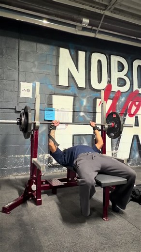 205x5 got 225x5 before this forgot to carb up before the gym somehow #gym #bench #chest #push
