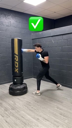 STOP BOXING LIKE A ROOKIE 🥊 Fix Your Form Instantly! #BoxingTraining #Shorts