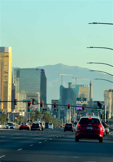 Morning Drive on the Las Vegas Strip: Scenic Route & Highlights