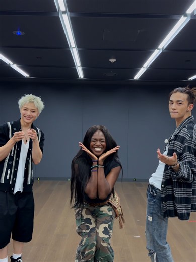 #현진 & #아이엔 의 #THIS_AND_THAT Challenge w/ #카니 님 !💃 #StrayKids | challenge dance tiktok trending