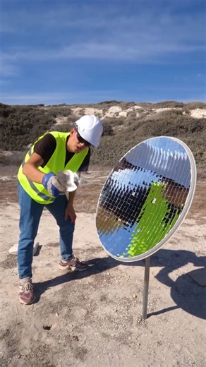 How a Solar Concentrator Harnesses the Power of Sunlight
