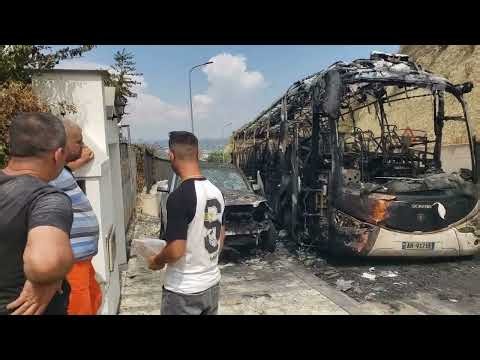 Top News- Merr flakë autobusi me turistë në Berat, aksident në Vlorë dhe Maliq, dy të plagosur