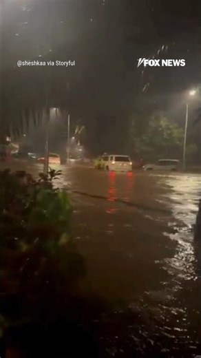Hawaii residents wake up to damaged homes, widespread flooding #shorts #hawaii #us #news #disaster