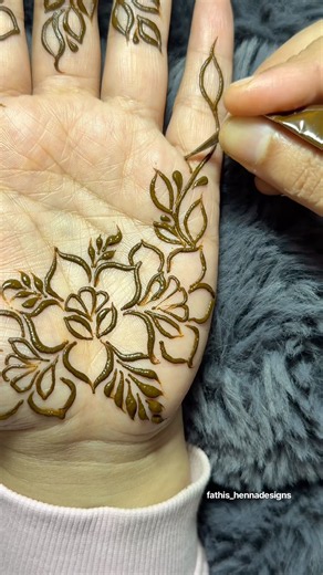 Simple Fronthand Hennadesign #mehendi #simplemehndi #arabicmehndi #floralmehndi #easymehndi #henna