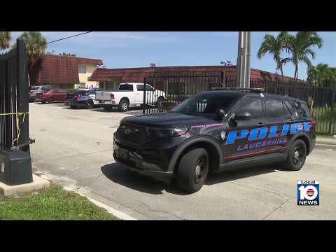 Lauderhill police investigate stabbing that they say left 2 men dead, 1 suspect arrested