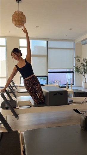 Full-Body Reformer Pilates Flow | Strength, Balance & Control 🤍✨