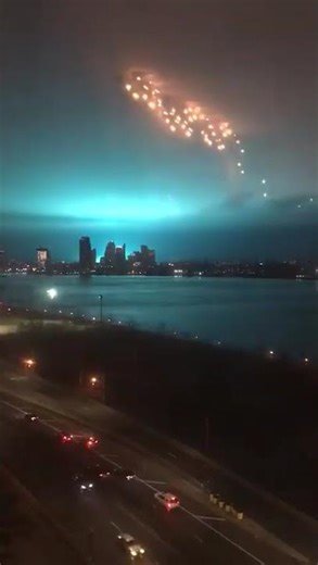ALIENS OVER NYC? The Night Manhattan’s Sky Turned Electric Blue! 🛸#UFO #Aliens #Mystery #BlueSky