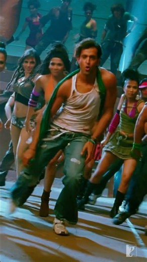 It's giving full nostalgia core 😍 | #DhoomAgain | #Dhoom2 | #HrithikRoshan