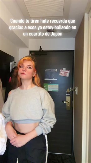 Bailando en Japón: Humor y Reacción a los Haters