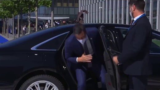 BREAKING 🚨: Spain 🇪🇸 has become the most LIKED country online since the US-Iran war begun87% people globally rate Pedro Sánchez a courageous leader 🔥🫡