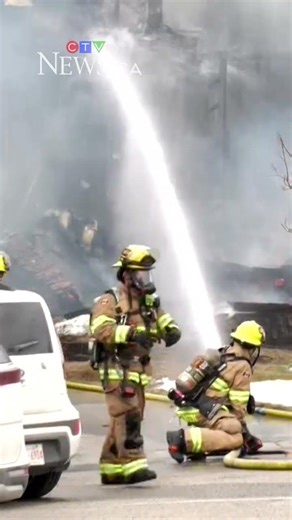 Calgary house fire displaces 10 people