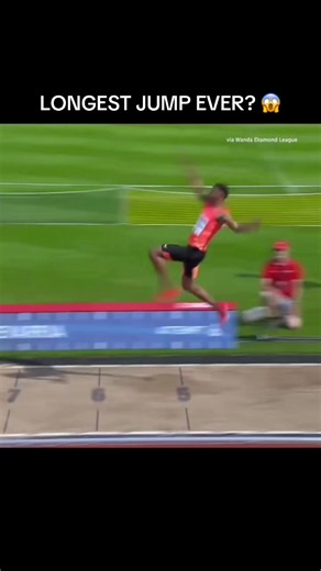HOW??? 🤯🤯🤯 #longjump #amazing #jump #olympics #challenge | long jump world record