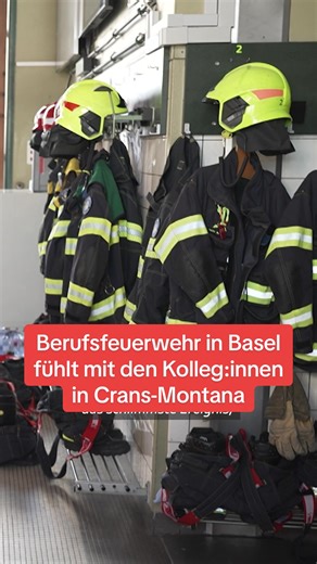 Die Tragödie von Crans-Montana hat nicht nur die betroffene Region tief erschüttert, sondern auch Einsatzkräfte weit über die Kantonsgrenzen hinaus. Die Berufsfeuerwehrleute in Basel zeigen ihr Mitgefühl mit ihren Kolleginnen und Kollegen vor Ort und sprechen darüber, welche psychischen Belastungen solche Einsätze mit sich bringen. #cransmontana #feuerwehr #news #srfnews