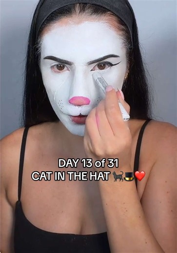 my fav movie ever so i had to do it!! ahh idk about this one.. why are prosthetics so hard!!? what do we think!? #makeup #31daysofhalloween