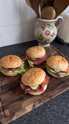 Simple and easy buns for lunch at the park ❤️